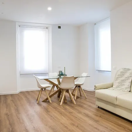 Daire Mascari - Aqua